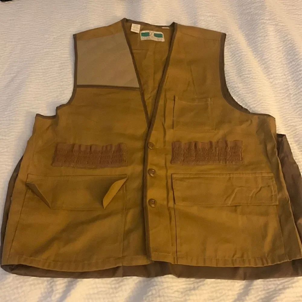 VINTAGE,  hunting vest, large, water proof game pocket, new condition